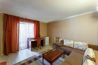 Гостиница На Каштановой Калининград Семейный люкс с балконом-7