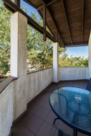 Гостиница На Каштановой Калининград Семейный люкс с балконом-1