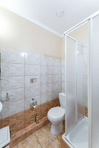 Гостиница На Каштановой Калининград Семейный люкс с балконом-4