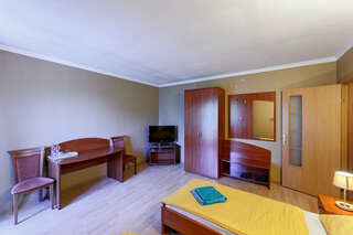 Гостиница На Каштановой Калининград Двухместный номер с 2 отдельными кроватями и балконом-10